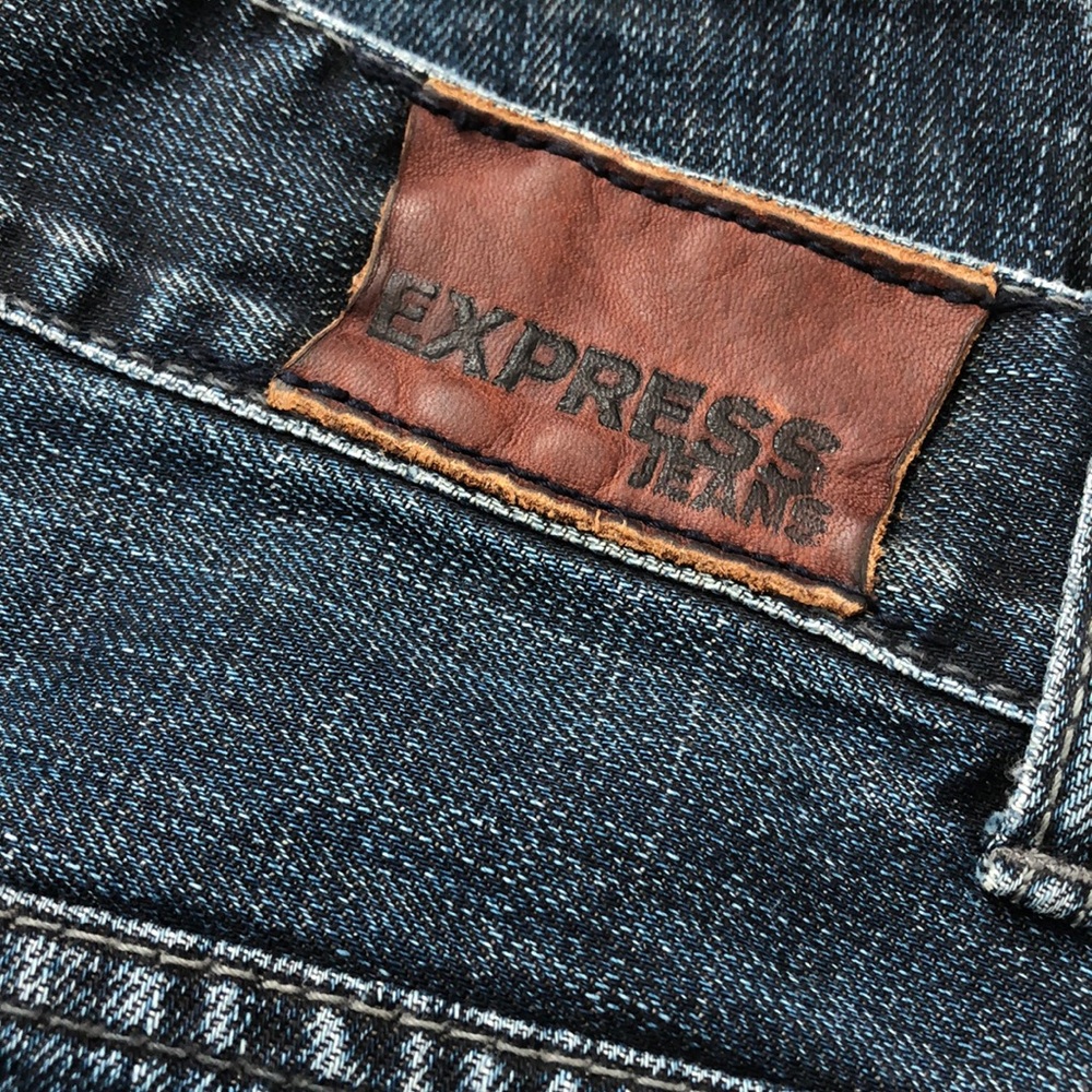 Express Kingston 34x32